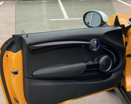 Желтый Мини Купер, объемом двигателя 2 л и пробегом 150 тыс. км за 13500 $, фото 23 на Automoto.ua