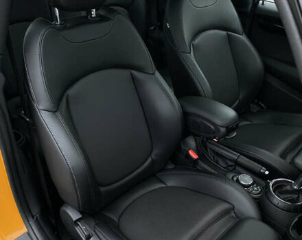 Желтый Мини Купер, объемом двигателя 2 л и пробегом 150 тыс. км за 13500 $, фото 33 на Automoto.ua