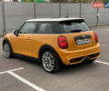 Желтый Мини Купер, объемом двигателя 2 л и пробегом 150 тыс. км за 13500 $, фото 4 на Automoto.ua