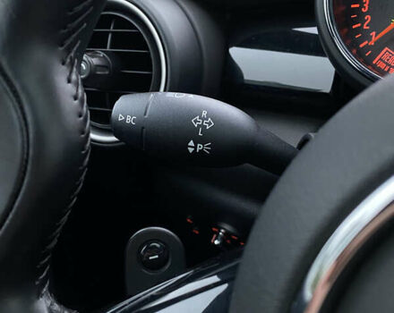 Желтый Мини Купер, объемом двигателя 2 л и пробегом 150 тыс. км за 13500 $, фото 38 на Automoto.ua