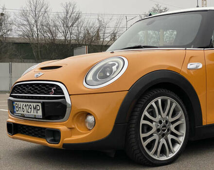 Желтый Мини Купер, объемом двигателя 2 л и пробегом 150 тыс. км за 13500 $, фото 10 на Automoto.ua