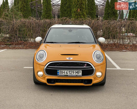Желтый Мини Купер, объемом двигателя 2 л и пробегом 150 тыс. км за 13500 $, фото 9 на Automoto.ua