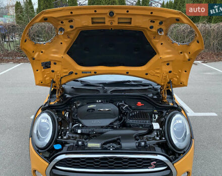 Желтый Мини Купер, объемом двигателя 2 л и пробегом 150 тыс. км за 13500 $, фото 54 на Automoto.ua