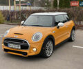 Желтый Мини Купер, объемом двигателя 2 л и пробегом 150 тыс. км за 13500 $, фото 2 на Automoto.ua