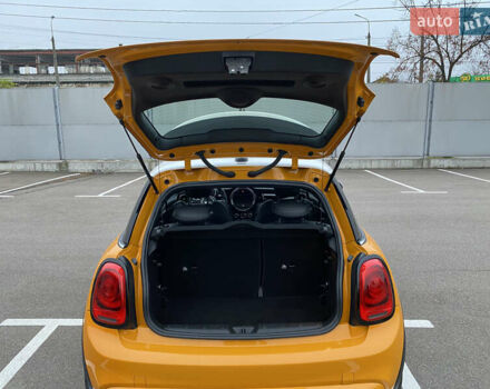 Желтый Мини Купер, объемом двигателя 2 л и пробегом 150 тыс. км за 13500 $, фото 30 на Automoto.ua