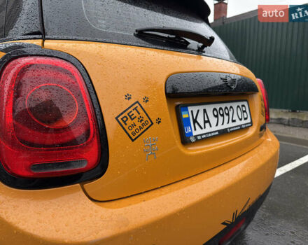 Желтый Мини Купер, объемом двигателя 1.5 л и пробегом 109 тыс. км за 15499 $, фото 10 на Automoto.ua