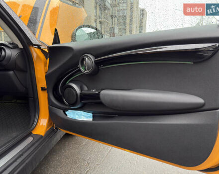 Желтый Мини Купер, объемом двигателя 1.5 л и пробегом 109 тыс. км за 15499 $, фото 28 на Automoto.ua