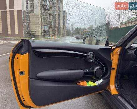 Желтый Мини Купер, объемом двигателя 1.5 л и пробегом 109 тыс. км за 15499 $, фото 12 на Automoto.ua