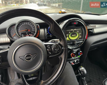 Желтый Мини Купер, объемом двигателя 1.5 л и пробегом 109 тыс. км за 15499 $, фото 16 на Automoto.ua