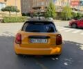 Желтый Мини Купер, объемом двигателя 1.5 л и пробегом 144 тыс. км за 15000 $, фото 7 на Automoto.ua