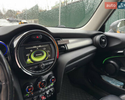 Желтый Мини Купер, объемом двигателя 1.5 л и пробегом 109 тыс. км за 15499 $, фото 21 на Automoto.ua