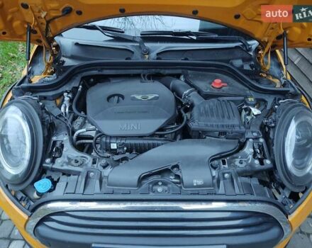 Желтый Мини Купер, объемом двигателя 1.5 л и пробегом 56 тыс. км за 12000 $, фото 5 на Automoto.ua