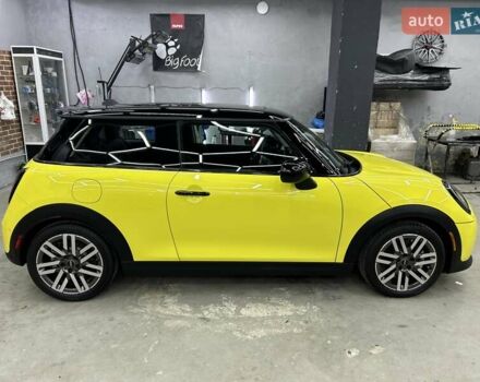 Желтый Мини Купер, объемом двигателя 2 л и пробегом 1 тыс. км за 38500 $, фото 7 на Automoto.ua