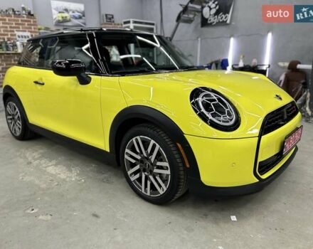 Желтый Мини Купер, объемом двигателя 2 л и пробегом 1 тыс. км за 38500 $, фото 4 на Automoto.ua