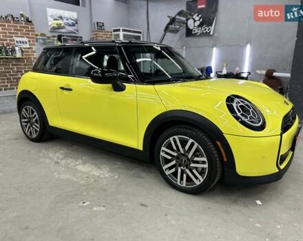 Желтый Мини Купер, объемом двигателя 2 л и пробегом 1 тыс. км за 38500 $, фото 5 на Automoto.ua