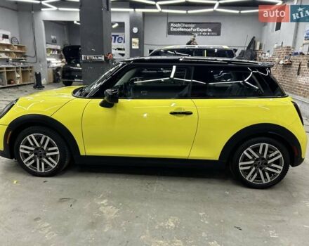 Желтый Мини Купер, объемом двигателя 2 л и пробегом 1 тыс. км за 38500 $, фото 13 на Automoto.ua