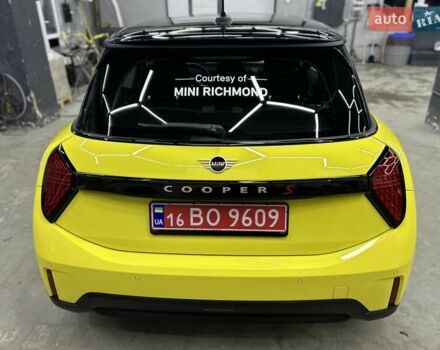 Желтый Мини Купер, объемом двигателя 2 л и пробегом 1 тыс. км за 38500 $, фото 9 на Automoto.ua