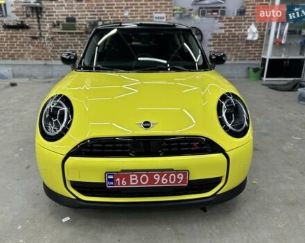 Желтый Мини Купер, объемом двигателя 2 л и пробегом 1 тыс. км за 38500 $, фото 1 на Automoto.ua