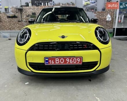 Желтый Мини Купер, объемом двигателя 2 л и пробегом 1 тыс. км за 38500 $, фото 2 на Automoto.ua