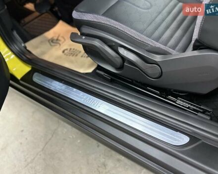 Желтый Мини Купер, объемом двигателя 2 л и пробегом 1 тыс. км за 38500 $, фото 33 на Automoto.ua