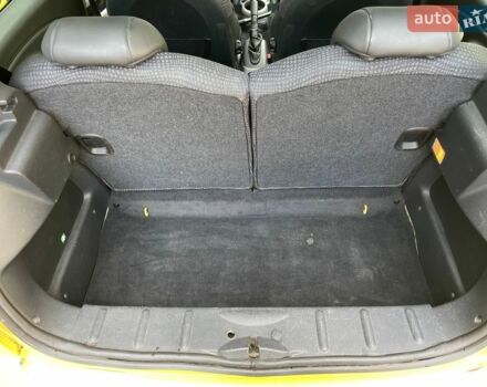 Жовтий Міні Cooper, об'ємом двигуна 1.6 л та пробігом 212 тис. км за 4000 $, фото 1 на Automoto.ua
