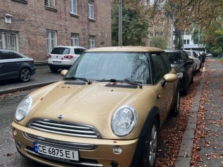 Желтый Мини Купер, объемом двигателя 1.6 л и пробегом 233 тыс. км за 5000 $, фото 1 на Automoto.ua