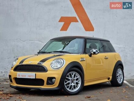 Желтый Мини Купер, объемом двигателя 1.6 л и пробегом 201 тыс. км за 6990 $, фото 1 на Automoto.ua
