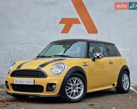 Желтый Мини Купер, объемом двигателя 1.6 л и пробегом 201 тыс. км за 6990 $, фото 1 на Automoto.ua