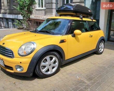 Жовтий Міні Cooper, об'ємом двигуна 1.4 л та пробігом 133 тис. км за 6200 $, фото 1 на Automoto.ua