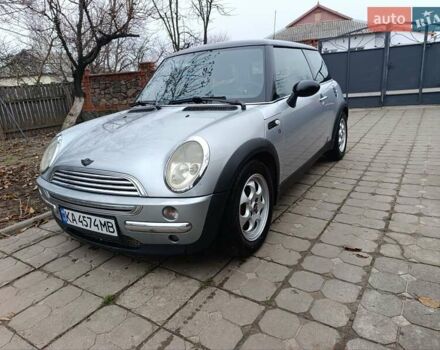 Серый Мини Купер, объемом двигателя 1.6 л и пробегом 269 тыс. км за 3750 $, фото 12 на Automoto.ua