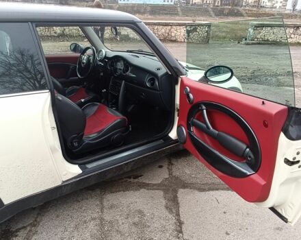 Серый Мини Купер, объемом двигателя 1.6 л и пробегом 175 тыс. км за 5000 $, фото 7 на Automoto.ua