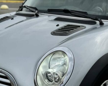 Серый Мини Купер, объемом двигателя 1.6 л и пробегом 213 тыс. км за 5500 $, фото 12 на Automoto.ua