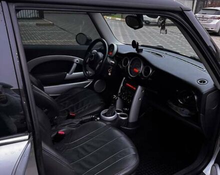 Сірий Міні Cooper, об'ємом двигуна 1.6 л та пробігом 156 тис. км за 5500 $, фото 5 на Automoto.ua