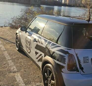 Серый Мини Купер, объемом двигателя 1.6 л и пробегом 237 тыс. км за 7500 $, фото 4 на Automoto.ua