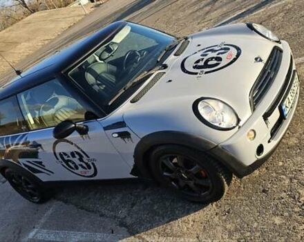 Серый Мини Купер, объемом двигателя 1.6 л и пробегом 237 тыс. км за 7500 $, фото 2 на Automoto.ua