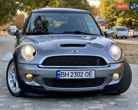 Сірий Міні Cooper, об'ємом двигуна 1.6 л та пробігом 220 тис. км за 6800 $, фото 52 на Automoto.ua