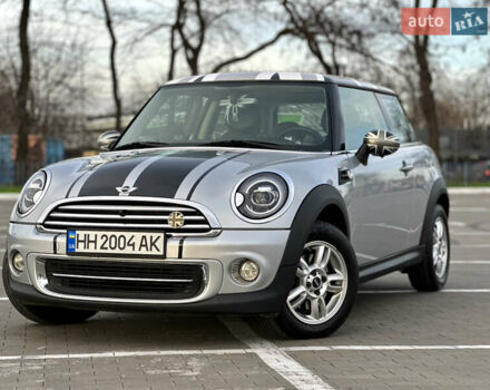 Сірий Міні Cooper, об'ємом двигуна 1.6 л та пробігом 100 тис. км за 9900 $, фото 5 на Automoto.ua