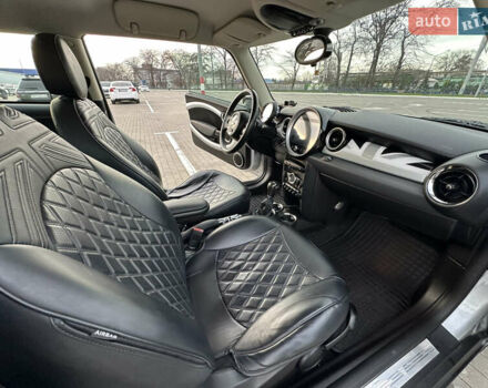 Сірий Міні Cooper, об'ємом двигуна 1.6 л та пробігом 100 тис. км за 9900 $, фото 36 на Automoto.ua