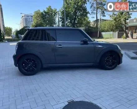 Серый Мини Купер, объемом двигателя 1.6 л и пробегом 245 тыс. км за 9350 $, фото 1 на Automoto.ua