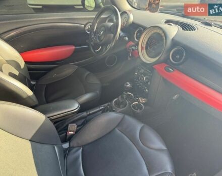 Сірий Міні Cooper, об'ємом двигуна 1.6 л та пробігом 247 тис. км за 8299 $, фото 9 на Automoto.ua