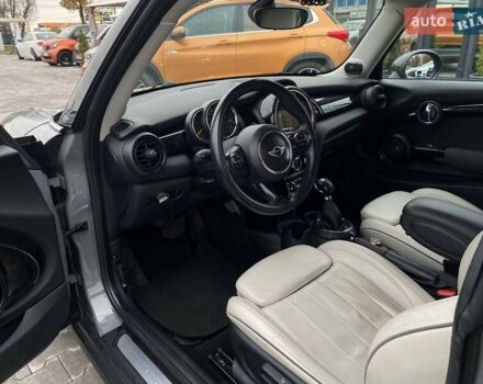 Сірий Міні Cooper, об'ємом двигуна 1.5 л та пробігом 85 тис. км за 11990 $, фото 17 на Automoto.ua