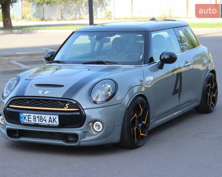 Сірий Міні Cooper, об'ємом двигуна 2 л та пробігом 130 тис. км за 16999 $, фото 1 на Automoto.ua
