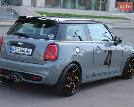 Сірий Міні Cooper, об'ємом двигуна 2 л та пробігом 130 тис. км за 16999 $, фото 9 на Automoto.ua