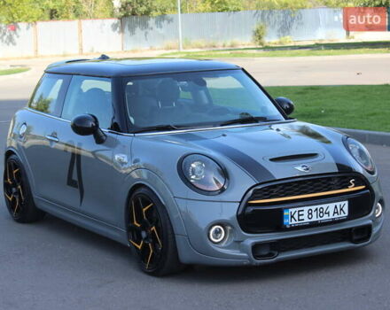 Сірий Міні Cooper, об'ємом двигуна 2 л та пробігом 130 тис. км за 16999 $, фото 7 на Automoto.ua