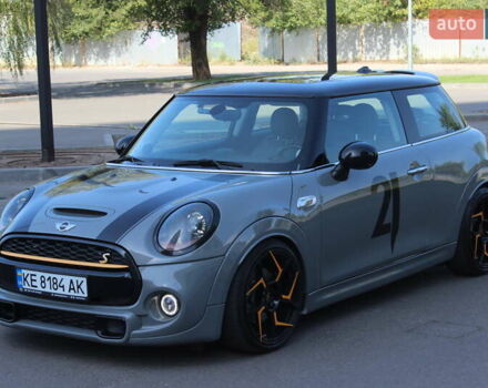 Сірий Міні Cooper, об'ємом двигуна 2 л та пробігом 130 тис. км за 16999 $, фото 4 на Automoto.ua