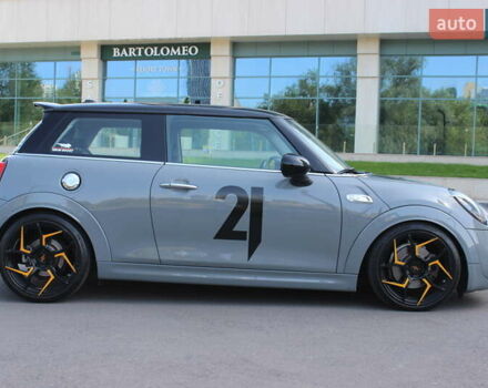 Сірий Міні Cooper, об'ємом двигуна 2 л та пробігом 130 тис. км за 16999 $, фото 8 на Automoto.ua