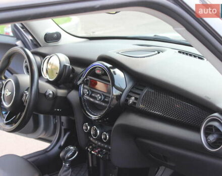 Сірий Міні Cooper, об'ємом двигуна 2 л та пробігом 130 тис. км за 16999 $, фото 28 на Automoto.ua