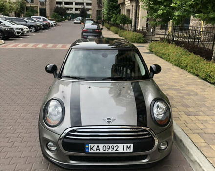 Серый Мини Купер, объемом двигателя 1.5 л и пробегом 68 тыс. км за 12000 $, фото 5 на Automoto.ua