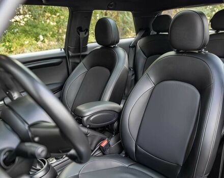 Сірий Міні Cooper, об'ємом двигуна 1.5 л та пробігом 50 тис. км за 11500 $, фото 6 на Automoto.ua