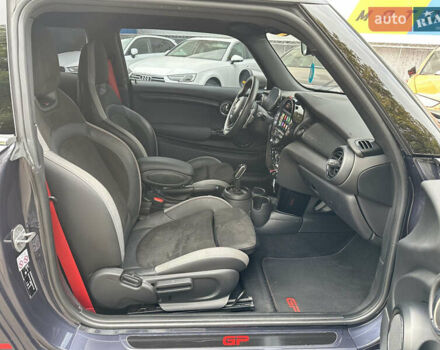 Сірий Міні Cooper, об'ємом двигуна 2 л та пробігом 28 тис. км за 44500 $, фото 35 на Automoto.ua